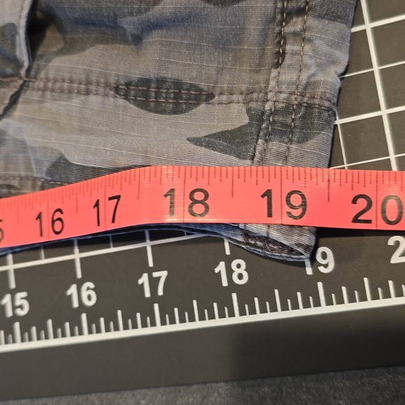 Wrangler Camouflage Cargo Shorts - Picture 8 of 8